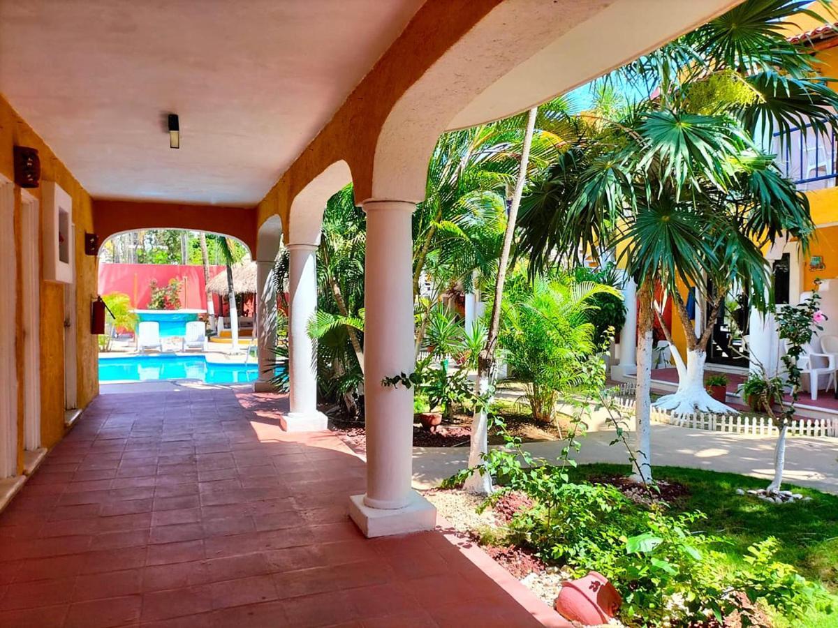 Hotel Acuario Playa Del Carmen Esterno foto
