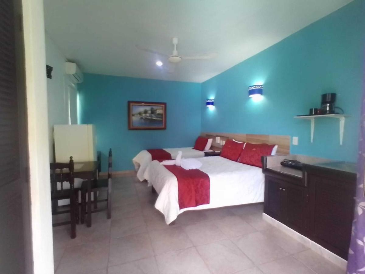 Hotel Acuario Playa Del Carmen Esterno foto