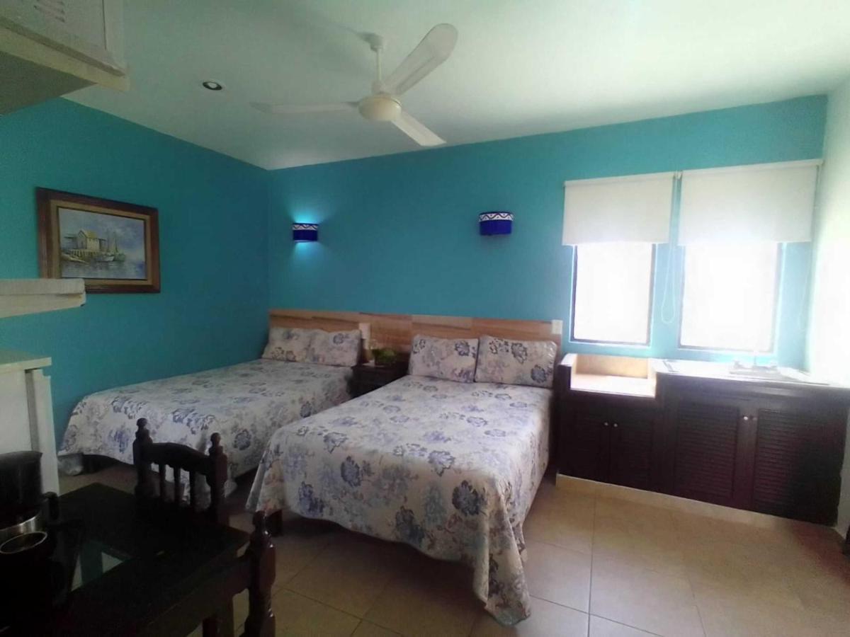 Hotel Acuario Playa Del Carmen Esterno foto